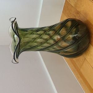 Anthropologie Ruffle Vase EXCELLENT CONDITION!!